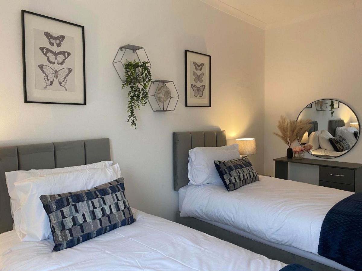 The Retreats 2 Kenfig Hill Pet Friendly 2 Bedroom Flat With King Size Bed Twin Beds And Sofa Bed Sleeps Up To 5 People Exterior foto