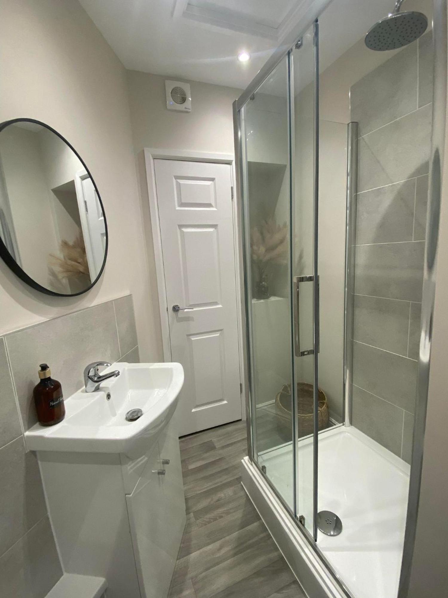 The Retreats 2 Kenfig Hill Pet Friendly 2 Bedroom Flat With King Size Bed Twin Beds And Sofa Bed Sleeps Up To 5 People Exterior foto