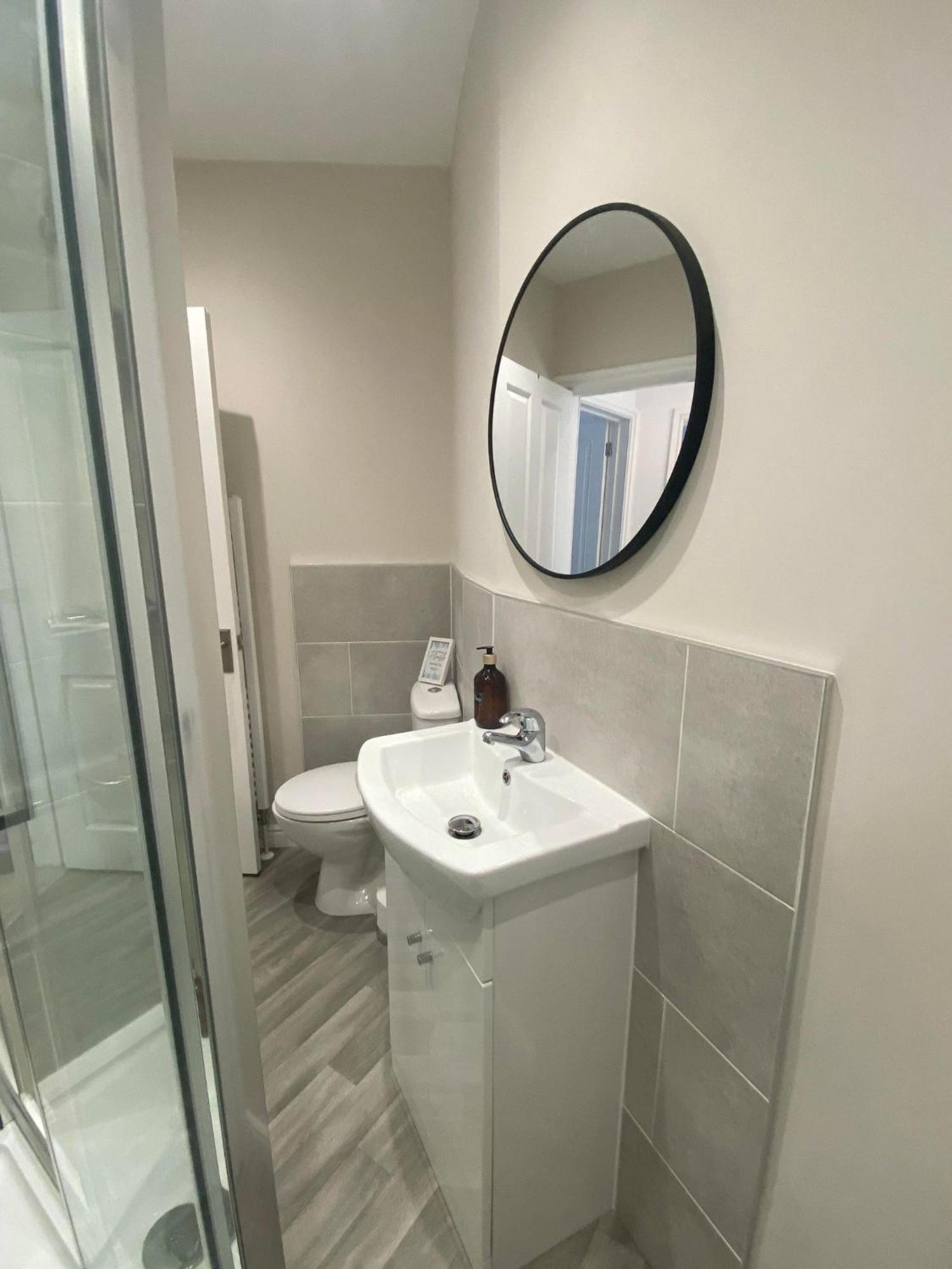 The Retreats 2 Kenfig Hill Pet Friendly 2 Bedroom Flat With King Size Bed Twin Beds And Sofa Bed Sleeps Up To 5 People Exterior foto